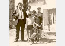 Arrière de la Poste de Breuillet, jour de communion, 1967 / Visuel : D.R.