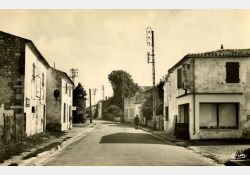 Visuel : D.R. Breuillet - La rue du centre en 1960