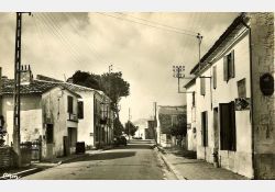 Centre bourg - La même vue dans les années 60 - peu de changement si ce n'est... l'électricité ! / Visuel : D.R.