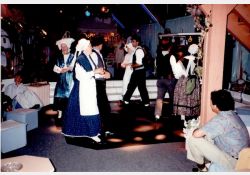 Visuel : D.R. Culture saintongeaise : folklore en 92