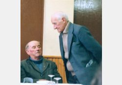 Deux personnages importants dans la commune - le curé et le garde champêtre / Visuel : D.R.