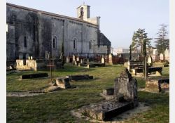 Église, cimetière / Visuel : D.R.