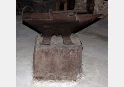 Enclume et marteau de forgeron / Visuel : D.R.