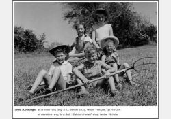 Enfants dans les champs, Coulonges, 1956 / Visuel : D.R.