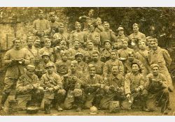 Groupe de militaires / Visuel : D.R.