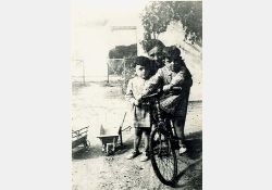 Jouets et vélo d'enfant / Visuel : D.R.