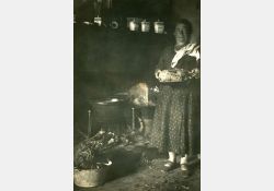 La cuisine dans la cheminée autrefois / Visuel : D.R.