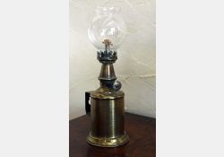 Lampe pigeon - 01 / Visuel : D.R.