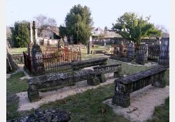 Le clouzit, cimetière de l'église de Breuillet - 02 / Visuel : D.R.