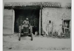 Le tracteur, lui aussi, va bien faciliter les choses / Visuel : D.R.