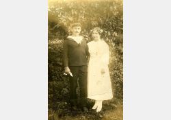 Mariée et marin, 1915 / Visuel : D.R.