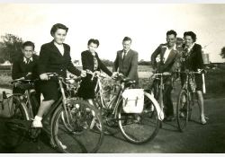 Pâques 1943, sortie à bicyclette / Visuel : D.R.