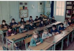 Photo d'école, 1969-1970

[De gauche à droite]

[1{e}er{e} rang, devant] Christina Blanchard, Laurence Prigent, Joël Girard, Bruno Morin, Corine Prigent, Jean-Yves Roy

[2{e}e{e} rang] Carole Bonhomme, Valérie Landry, Jean-Yves Hérault, Corinne Griolet, Nathalie Guilliorit, Bruno Bucherie

[3{e}e{e} rang, au fond] Maryline Picard, Christine Massias, Véronique Naud, Isabelle Belaud, Guy Soulard et Thierry Ménet / Visuel : D.R.