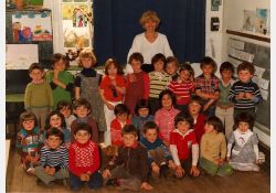 Photo d'école, 1976-1977

[De gauche à droite, de haut en bas]

[1{e}er{e} rang] Martine Lys

[2{e}e{e} rang] Benoît Rémy, Sandrine Tordeur, Pascale Baude, Karine Michelet, Mélanie Volette, Yannis Delécluze, ?, Fabrice Gomet, Laurent Gomet, ?, Nicolas Lepocher

[3{e}e{e} rang] Marjorie Morin, Laurence Renouleau, Béatrice Poinçon, Sylvain Favre, Ghislaine Gourivaud, Cynthia Destremeau, ?, Ludovic Roussel

[4{e}e{e} rang] Emmanuel Guillorit, David Guittet, Frédéric Bréjon, Éric Deborde, Stéphane Lebail, ?, Myriam Besson / Visuel : D.R.