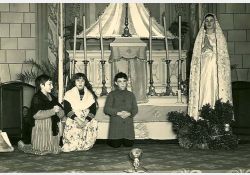 Reconstitution à l'église de Breuillet des apparitions de la vierge à Fatima / Visuel : D.R.