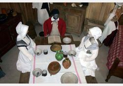 Reconstitution d'un repas saintongeais par la Maison du Protestantisme (temple de Mornac, été 2005) / Visuel : D.R.