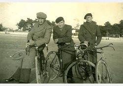 Vélo, 1933 / Visuel : D.R.