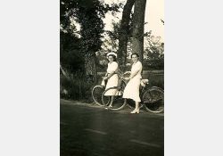 Vélo, Taupignac, 1938 / Visuel : D.R.