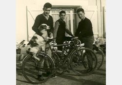 Vélos et copains, 1961 / Visuel : D.R.