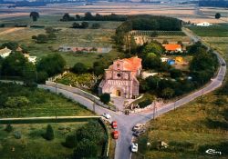 Vue aérienne de l'église de Breuillet / Visuel : D.R.